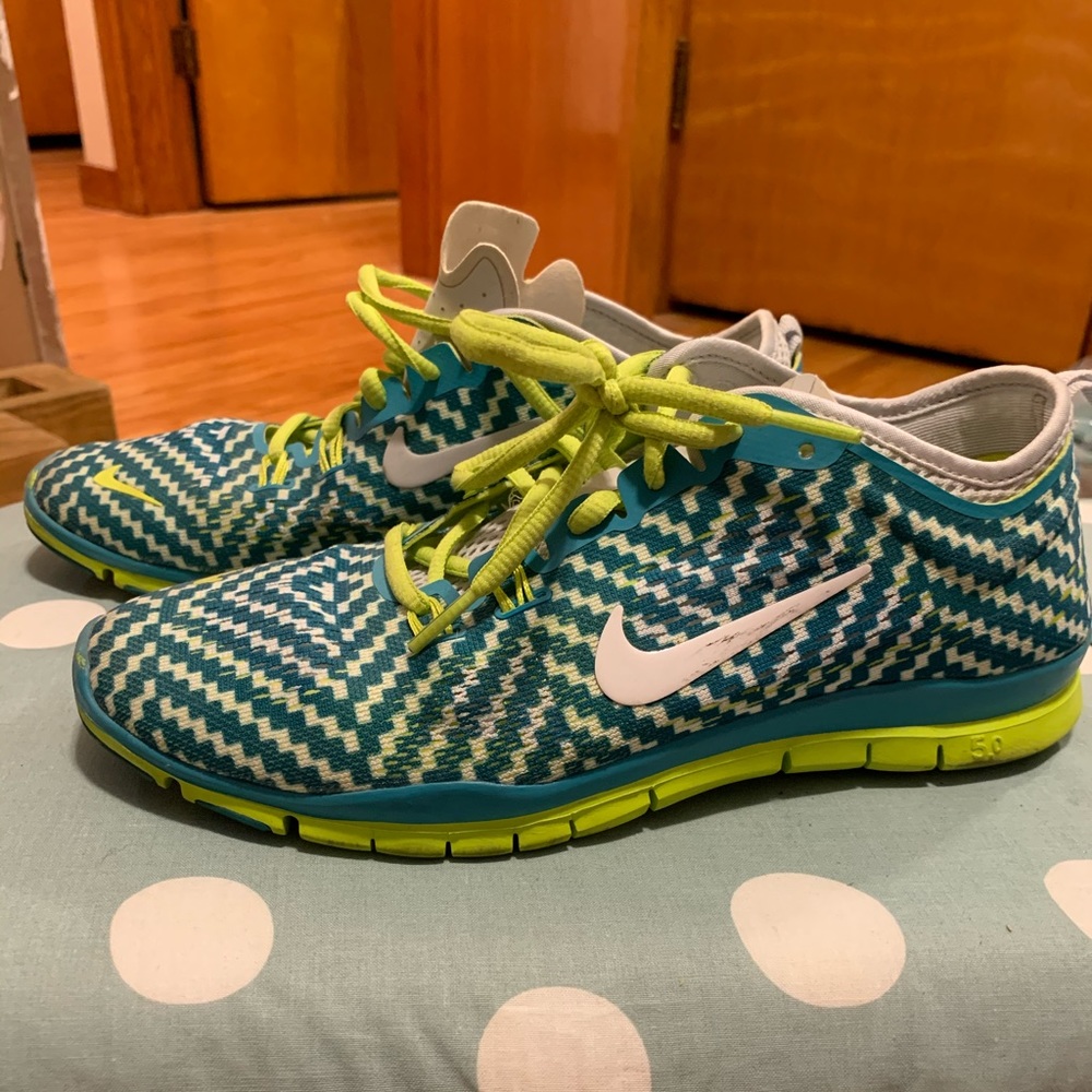 Nike women’s sneakers